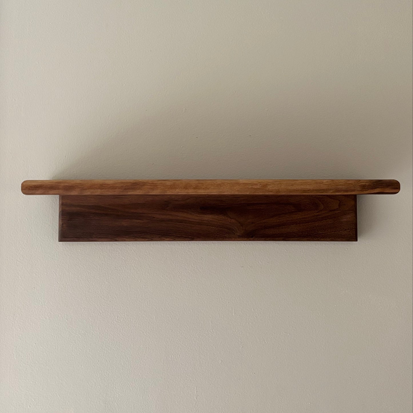Lund Floating Shelf